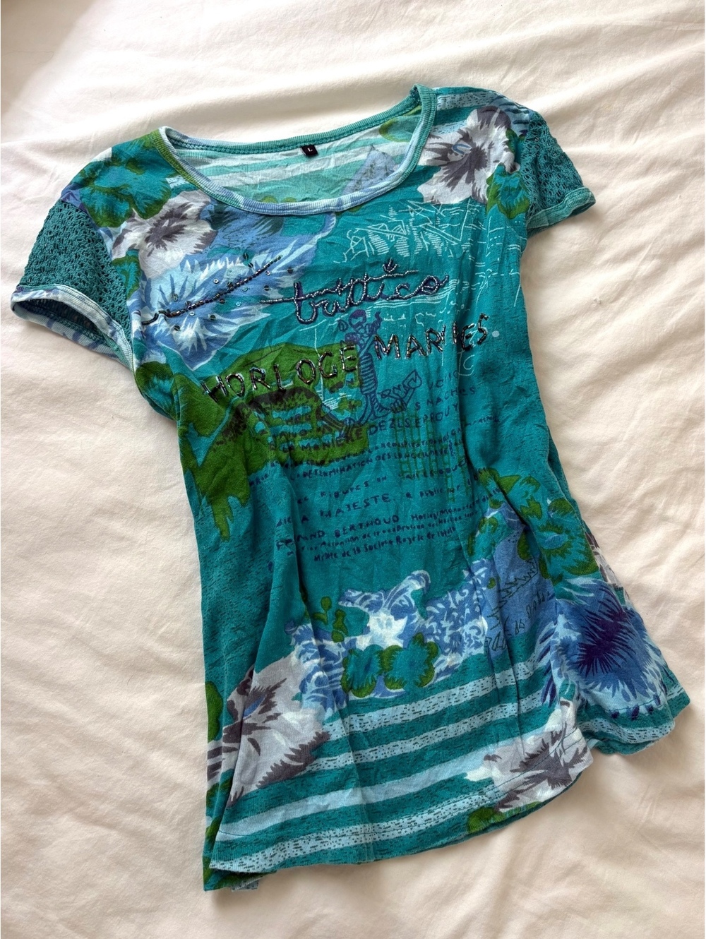 the cutest vintage 2000s y2k green & blue baby tee
